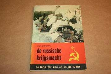 De Russische krijgsmacht te land, ter zee en in de lucht beschikbaar voor biedingen