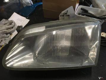 Renault megane 1997 Koplamp links beschikbaar voor biedingen