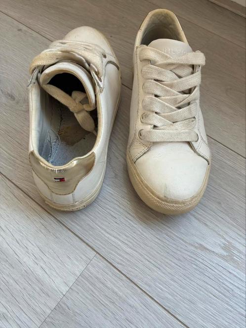 Gympen Tommy Hilfiger maat 37, Kinderen en Baby's, Babykleding | Schoentjes en Sokjes, Gebruikt, Schoentjes, Verzenden