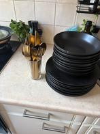 Borden 26 en 20cm 8st evt inc bestek, Ophalen, Keramiek, Zo goed als nieuw, Bord(en)