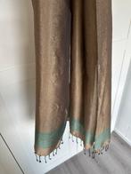Khaki kleurige sjaal met franjes en groene details Boutiekje, Maat 38/40 (M), Boutiek, Ophalen of Verzenden, Zo goed als nieuw