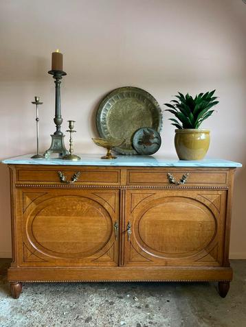 Prachtig jaren’30 dressoir met wit marmeren blad beschikbaar voor biedingen