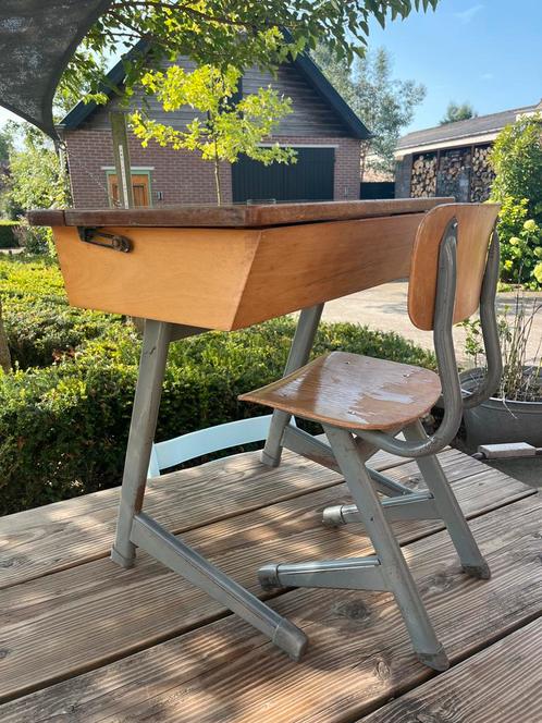 Vintage Schoolkastje met Stoeltje, Antiek en Kunst, Antiek | Meubels | Tafels, Ophalen of Verzenden