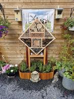 Handgemaakt bijenhotel in de vorm van een ruit., Dieren en Toebehoren, Insecten en Spinnen, Bijen