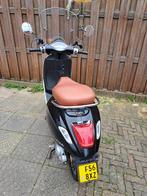 Vespa scooter, Fietsen en Brommers, Ophalen of Verzenden, Zo goed als nieuw, Benzine, Vespa