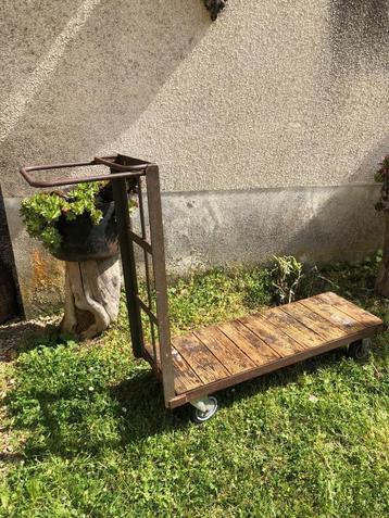 stoere vintage transportkar  beschikbaar voor biedingen