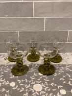 Vintage wijnglas op groene voet (031023), Ophalen of Verzenden, Gebruikt, Overige typen
