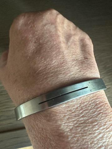 Armband staal beschikbaar voor biedingen