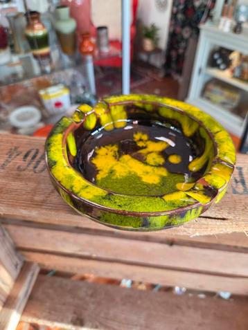 Vintage retro keramiek asbak beschikbaar voor biedingen