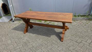Antieke eiken kloostertafel beschikbaar voor biedingen