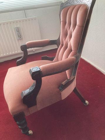 Antieke Victoriaanse Notenhouten Damesfauteuil beschikbaar voor biedingen