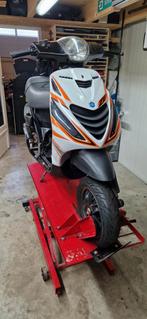 Originele piaggio zip sp h2o project, Fietsen en Brommers, Scooters | Piaggio, Ophalen, Zo goed als nieuw, Tweetakt, Zip