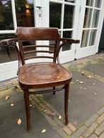 Vintage Houten Stoel ( Cafestoel ) met Armleuningen 2 stuks, Huis en Inrichting, Stoelen, Ophalen, Gebruikt, Bruin, Eén