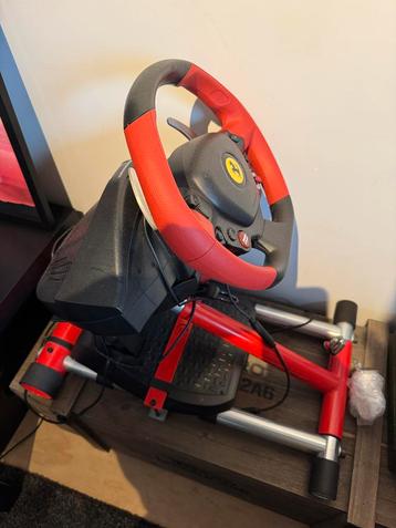 Thrustmaster Ferrari 458 Spider Racing Wheel Xbox met Stand beschikbaar voor biedingen