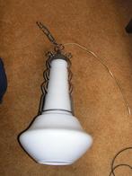 Antieke hanglamp glas met smeedijzer hoog 46 cm doorsn 23 cm, Antiek en Kunst, Antiek | Lampen, Ophalen of Verzenden