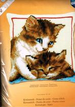 Cado vervaco borduurpakket kussen spelende poesjes, Hobby en Vrije tijd, Borduren en Borduurmachines, Ophalen of Verzenden, Nieuw