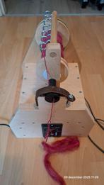 Electrisch spinnewiel met voetpedaal en regelbare snelheid, Hobby en Vrije tijd, Spinnewielen en Spinnen, Ophalen of Verzenden