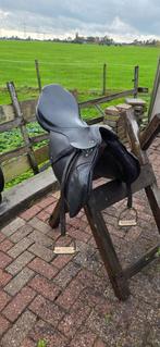 Hannover springzadel, Dieren en Toebehoren, Paarden en Pony's | Zadels, Ophalen, Springen