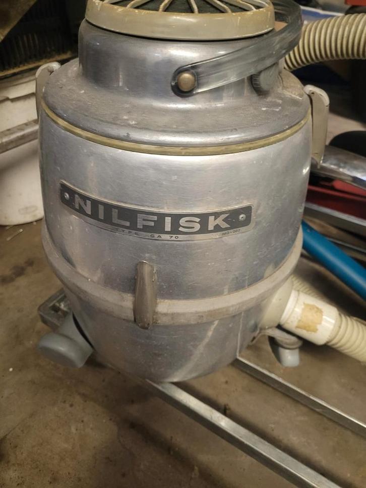 Nilfisk GA 70 Stofzuiger, Witgoed en Apparatuur, Stofzuigers, Gebruikt, Stofzuiger, Minder dan 1200 watt, Stofzak, Ophalen