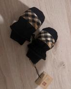 Nieuwe burberry babyhandschoenen met kaartjes 12 maanden, Kinderen en Baby's, Overige typen, Jongetje of Meisje, Nieuw, Ophalen of Verzenden