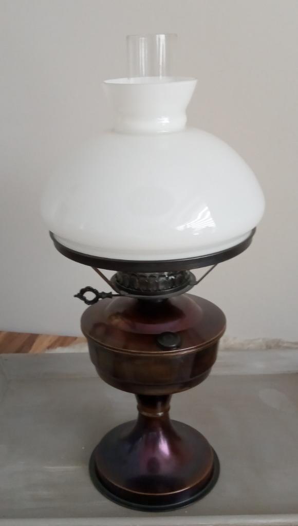 Olielamp met melkglas kap., Antiek en Kunst, Antiek | Lampen, Ophalen of Verzenden