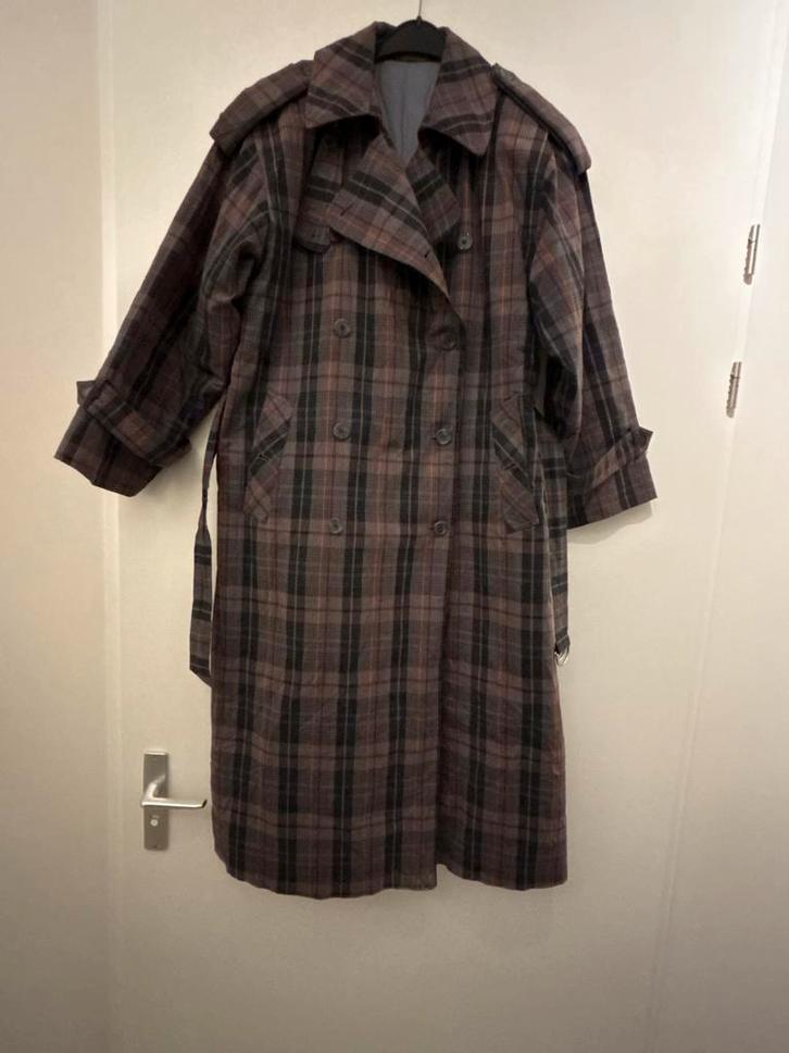 Vintage geruite trenchcoat, Kleding | Dames, Jassen | Zomer, Gedragen, Maat 38/40 (M), Overige kleuren, Ophalen of Verzenden