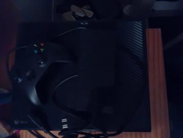 Xbox One, in nog een goede staat + een gratis controller beschikbaar voor biedingen