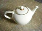 Petrus Regout & Co Maastricht koffie? of theepot? creme wit, Ophalen of Verzenden