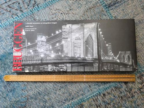 Bruggen by Judith Dupré, Boeken, Kunst en Cultuur | Architectuur, Zo goed als nieuw, Ophalen of Verzenden