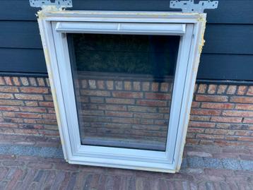 VELUX MK04 78x98wit dakraam kantelraam zolderraam beschikbaar voor biedingen