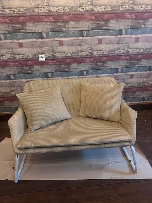 Nieuwe Bank, Huis en Inrichting, Banken | Sofa's en Chaises Longues, Nieuw, Tweepersoons, Minder dan 150 cm, Stof, Ophalen of Verzenden