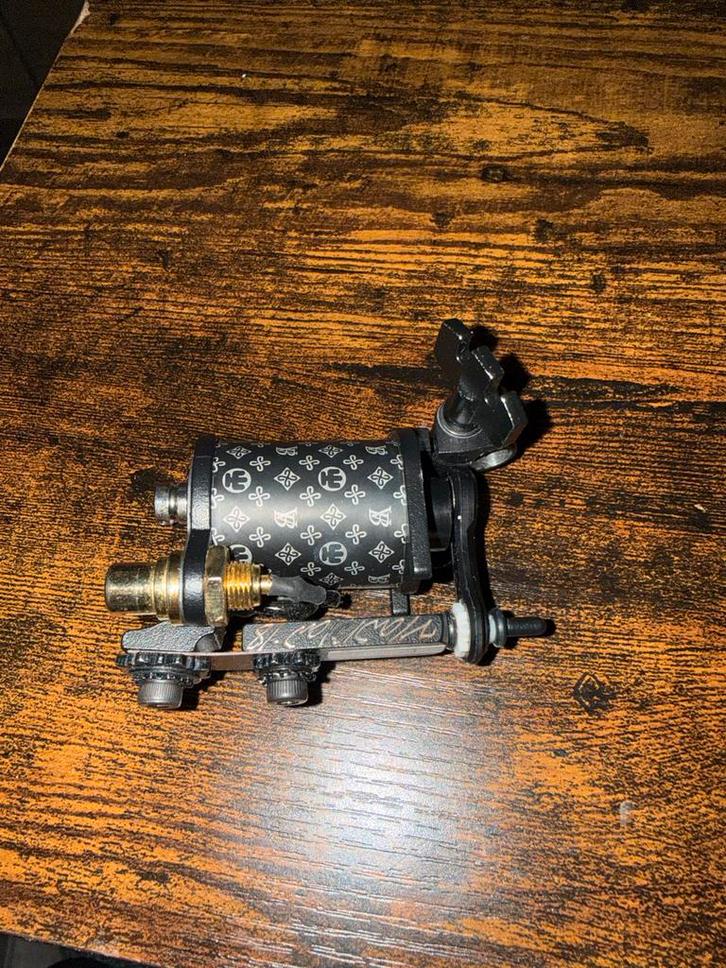 rotatie-tattoomachine inclusief voetpedaal., Hobby en Vrije tijd, Knutselen, Gebruikt, Gereedschap of Toebehoren, Ophalen of Verzenden