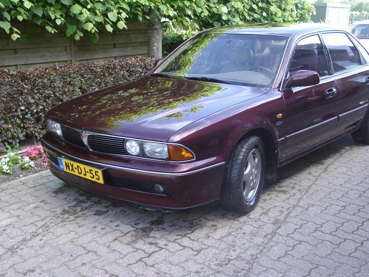 Mitsubishi Sigma 3.0 SOHC AT, Auto's, Chevrolet, Bedrijf, Spark, Benzine, B, Sedan, Automaat, Origineel Nederlands, Rood, Beige