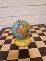 Vintage kleine Wereldbo/globel Spaarpot Welt Bank, Ophalen of Verzenden