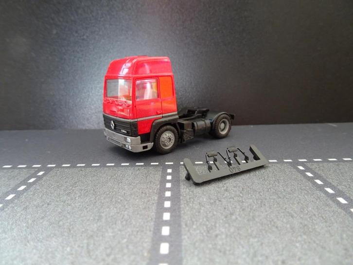 889 herpa renault r385 2-as trekker rood 1:87 truck trein, Hobby en Vrije tijd, Modelauto's | 1:87, Nieuw, Bus of Vrachtwagen