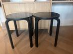 2 IKEA houten FROSTA krukjes - zwartgeverfd, Ophalen, Gebruikt, Twee, Zwart