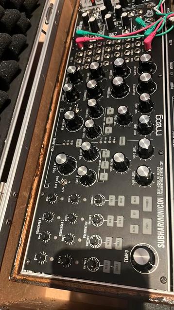 Moog subharmonicon beschikbaar voor biedingen