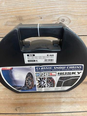 Nieuwe Sneeuwkettingen - Zie Foto voor Maat beschikbaar voor biedingen