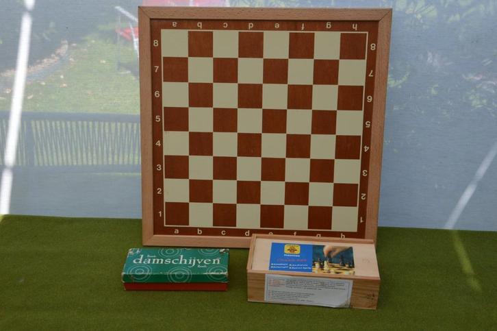 Vintage Longfield schaakbord met schaakstukken + damstenen, Hobby en Vrije tijd, Gezelschapsspellen | Bordspellen, Gebruikt, Een of twee spelers