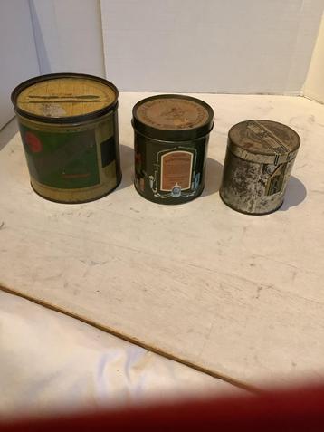 Oude tabac blikken beschikbaar voor biedingen