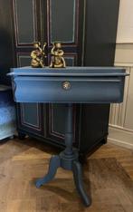 Vintage ladetafeltje, brocante bijzettafel oud tafeltje VdlM, Antiek en Kunst, Antiek | Meubels | Tafels, Ophalen