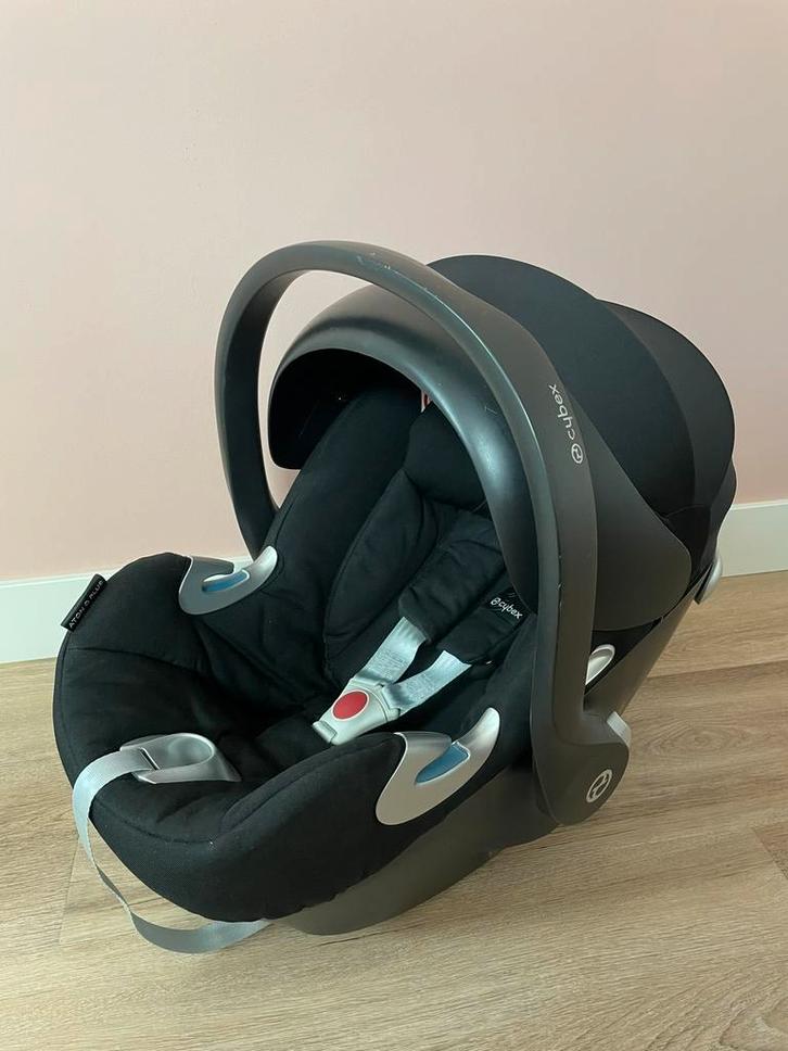 Cybex Aton Q Plus + Jolein Voetenzak, Kinderen en Baby's, Autostoeltjes, Zo goed als nieuw, Overige merken, 0 t/m 13 kg, Autogordel