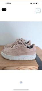 Nike airforce roze 38.5, Kleding | Dames, Schoenen, Ophalen of Verzenden, Zo goed als nieuw, Roze, Sneakers of Gympen