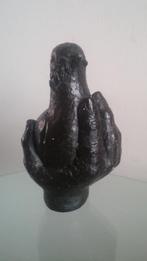 Hand waarin vredesduif. Toepasselijk beeldje in deze tijd., Ophalen of Verzenden, Zo goed als nieuw, Overige typen