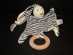 KEPTIN JR KONIJN KNUFFELDOEKJE MET HOUTEN RING BLAUW/WIT GES, Ophalen of Verzenden, Nieuw, Konijn