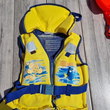 zwemvest Nemo 20-30kg beschikbaar voor biedingen