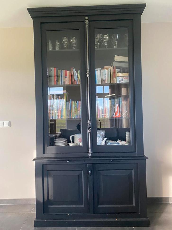 Zwarte buffetkast, Huis en Inrichting, Kasten | Buffetkasten, Zo goed als nieuw, 200 cm of meer, 100 tot 150 cm, 25 tot 50 cm