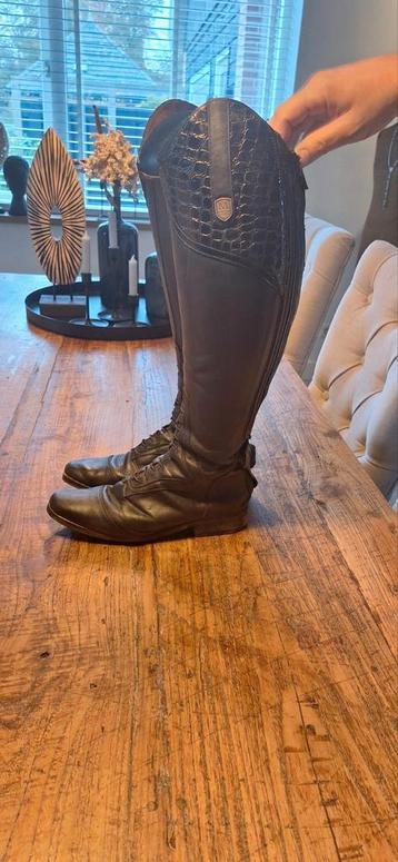 Mountain horse sovereign lux maat 40 brede kuit beschikbaar voor biedingen