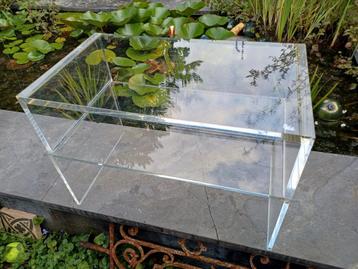 2x stevige display plexiglas, professionele presentatie  beschikbaar voor biedingen