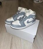 Jordans, Nike Air Jordan, Ophalen of Verzenden, Grijs, Sneakers of Gympen